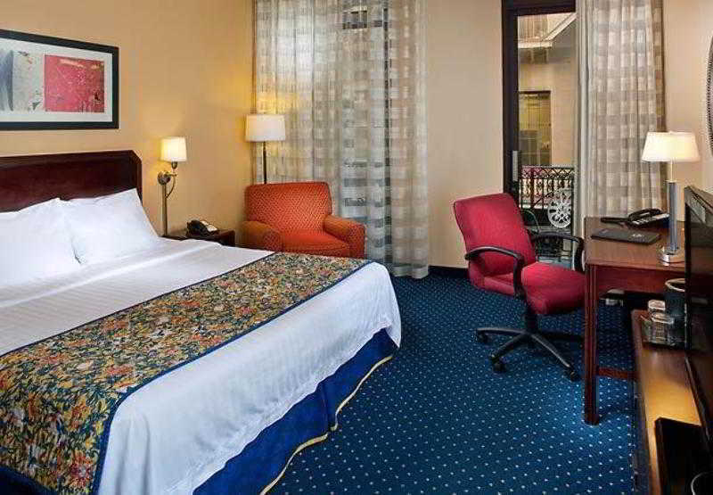 Courtyard By Marriott New Orleans Downtown Near The French Quarter Hotel Стая снимка