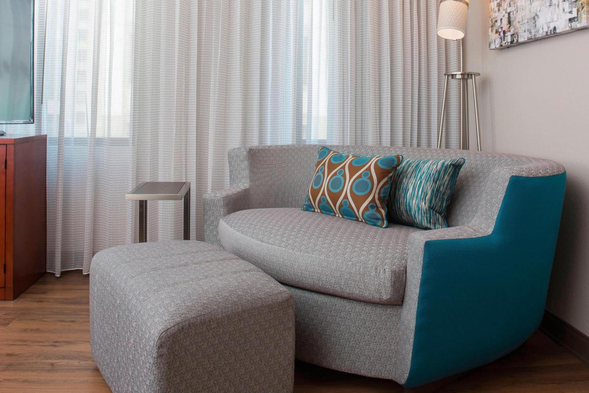 Courtyard By Marriott New Orleans Downtown Near The French Quarter Hotel Екстериор снимка
