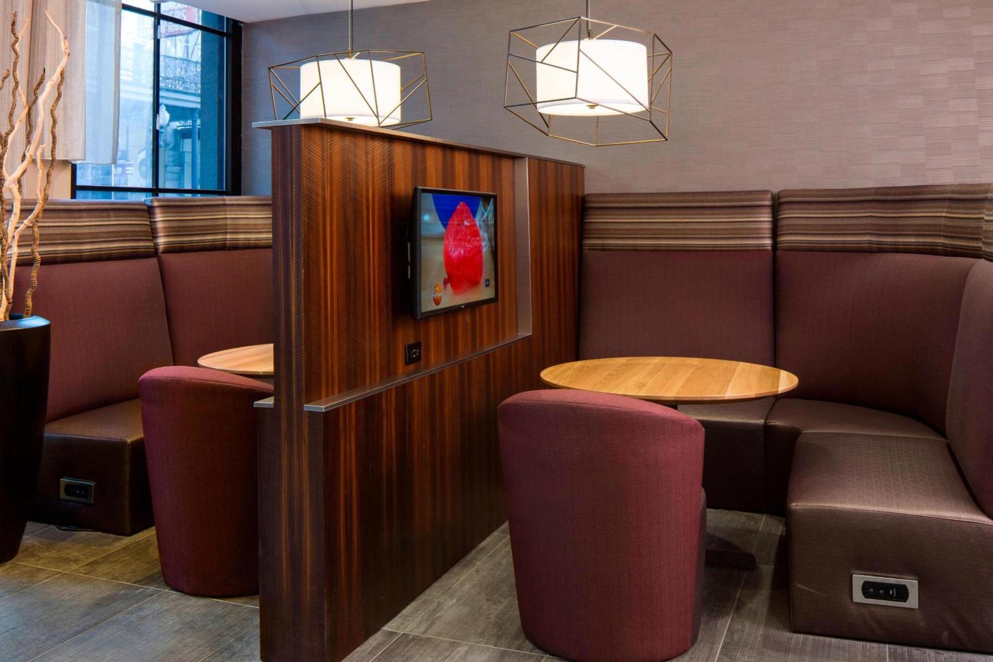 Courtyard By Marriott New Orleans Downtown Near The French Quarter Hotel Екстериор снимка