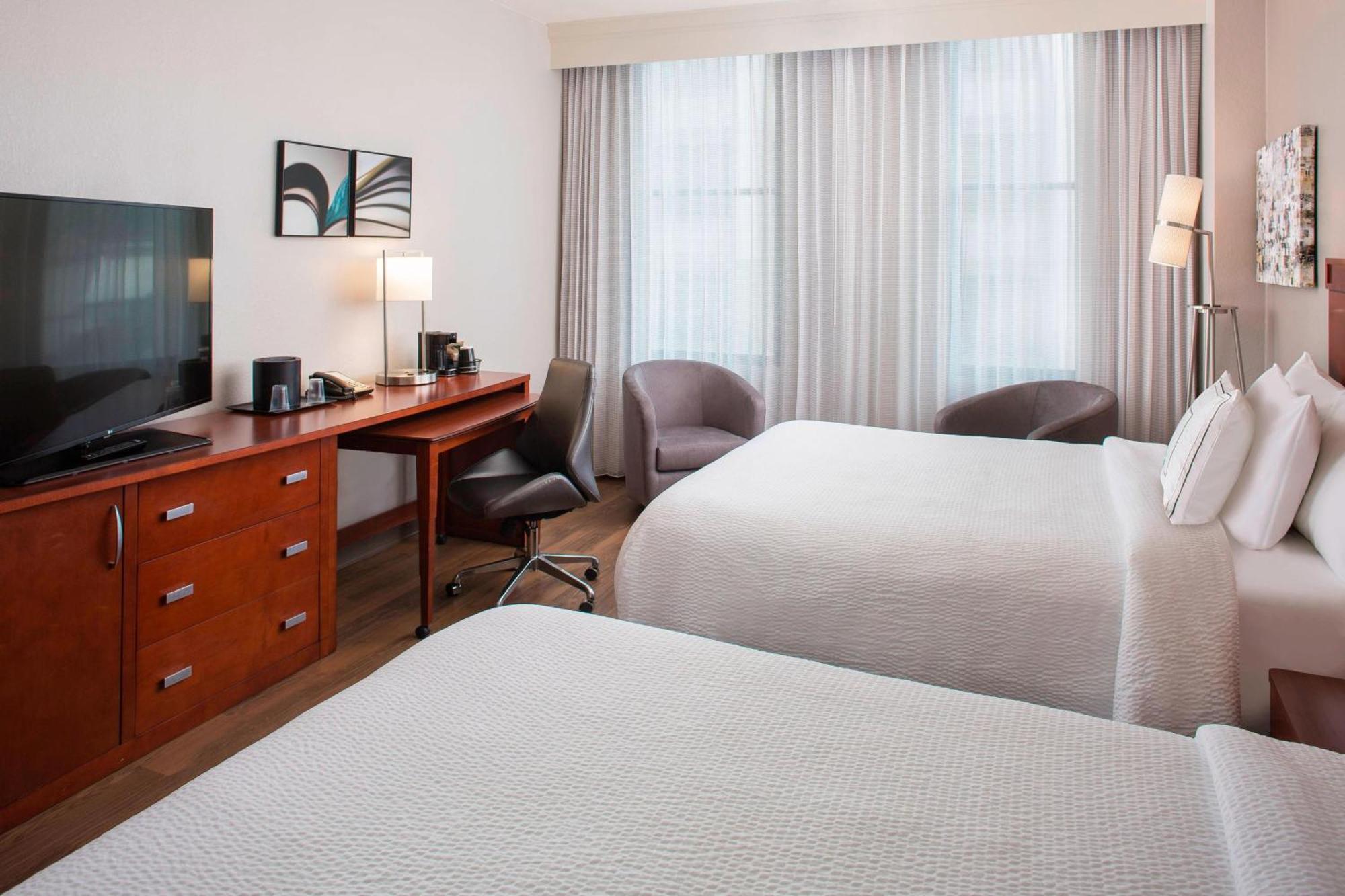 Courtyard By Marriott New Orleans Downtown Near The French Quarter Hotel Екстериор снимка