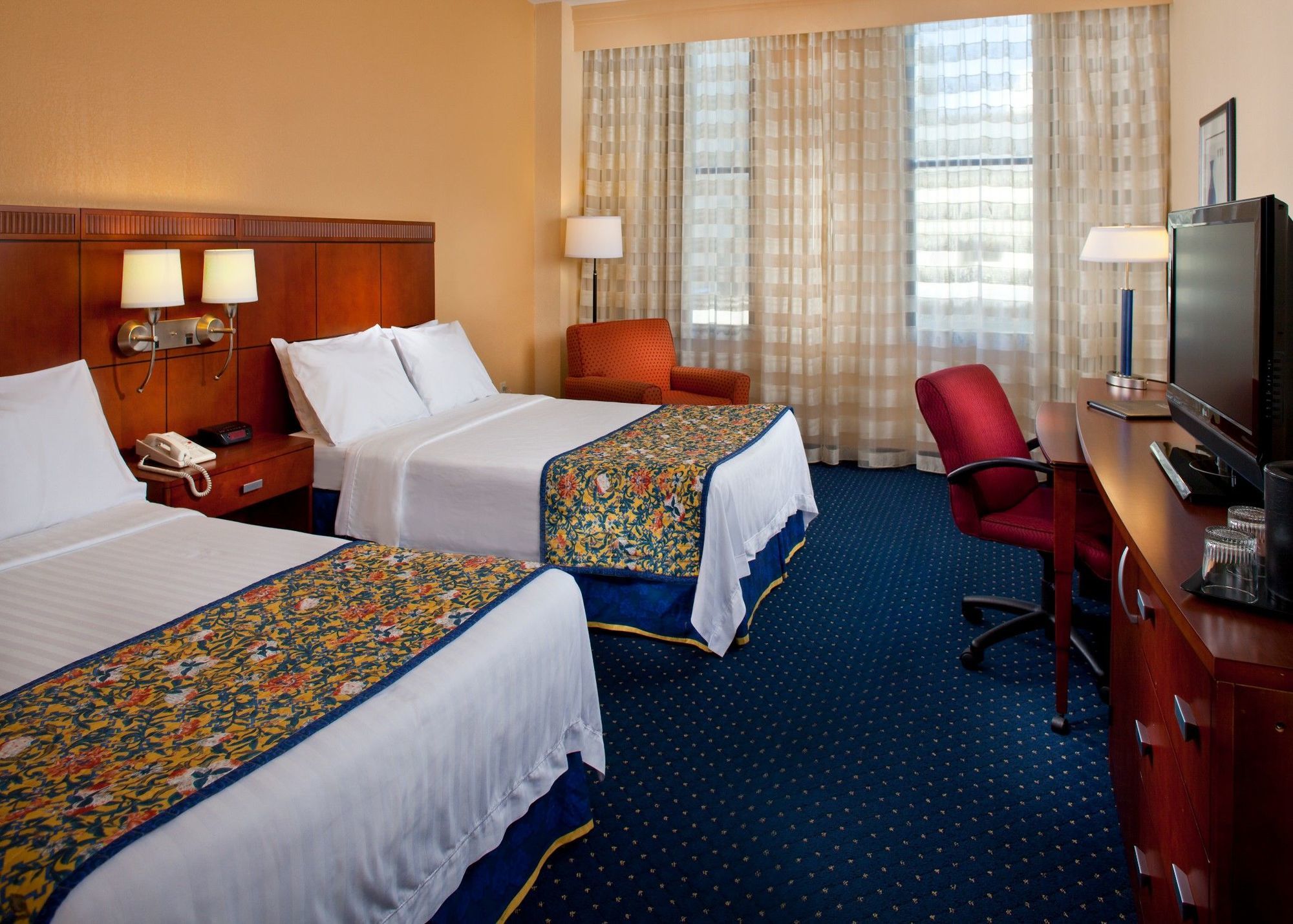 Courtyard By Marriott New Orleans Downtown Near The French Quarter Hotel Стая снимка