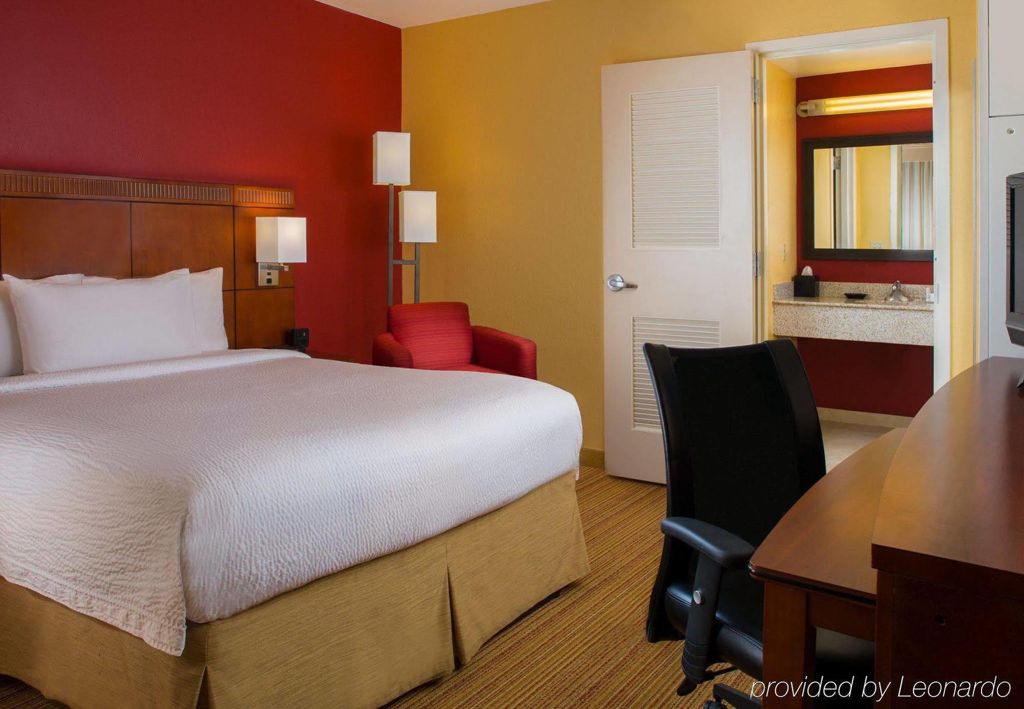 Courtyard By Marriott New Orleans Downtown Near The French Quarter Hotel Екстериор снимка